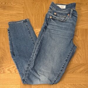 GAP Women's Skinny Jeans in Blue